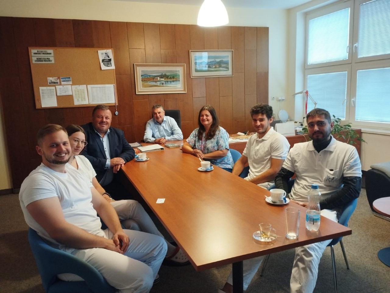 Mezi mediky se už ví, že v mostecké nemocnici se na příležitost nečeká