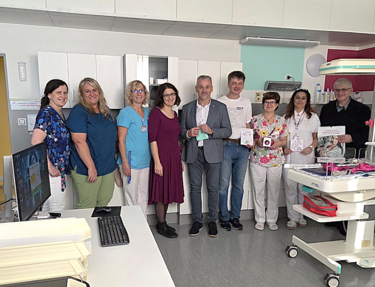 Výhřevná podložka pro nedonošeňátka díky Josyma běhu 2025