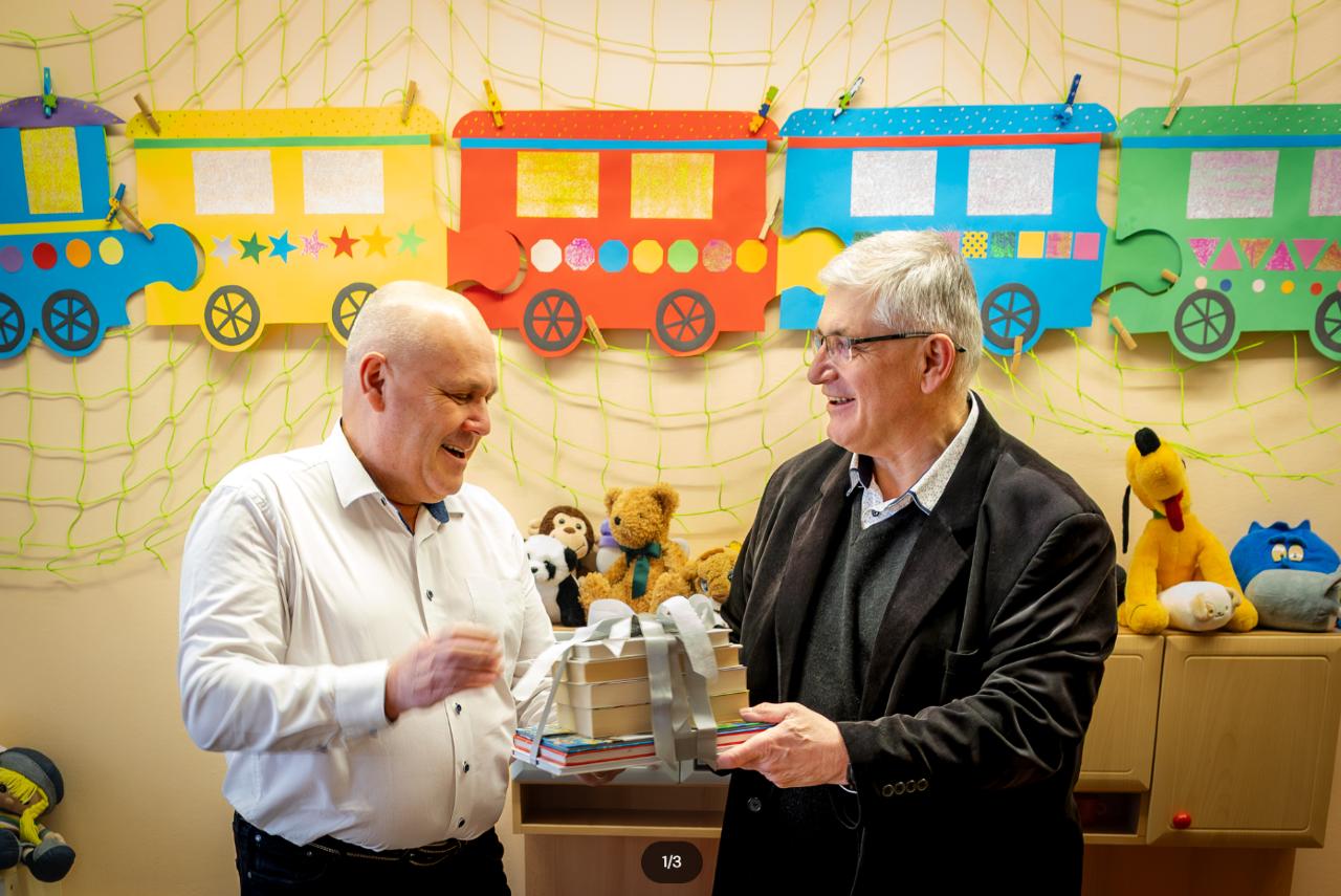 Dobrovolnická akce ŠKO-ENERGO podpořila čtenáře Klaudiánovy nemocnice