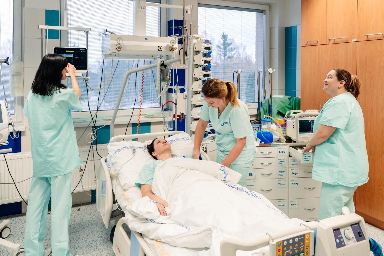 Kdo je ve vedrech nejvíce ohrožen? Senioři, kardiaci, diabetici i malé děti