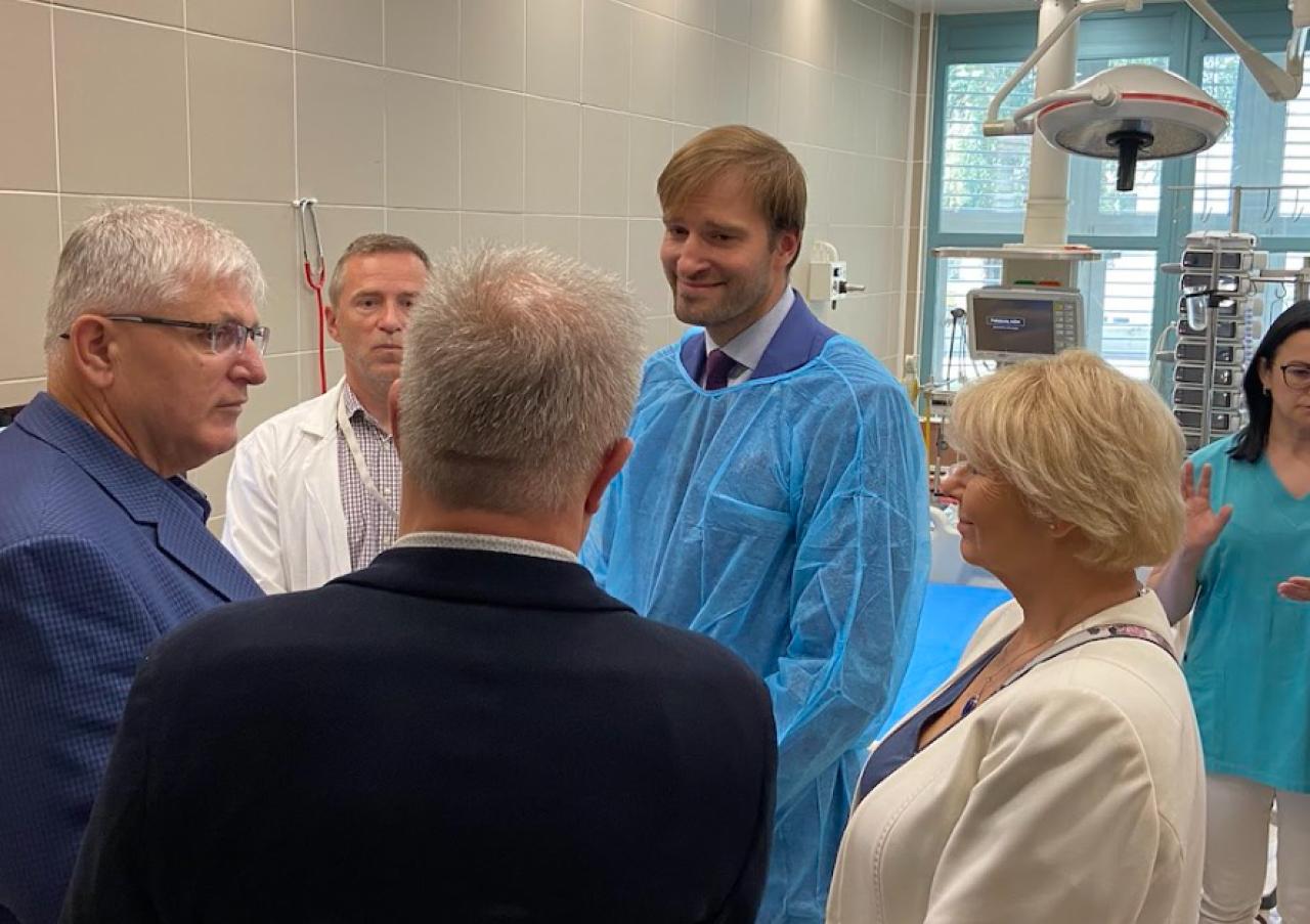 Návštěva ministra zdravotnictví Adama Vojtěcha v Klaudiánově nemocnici