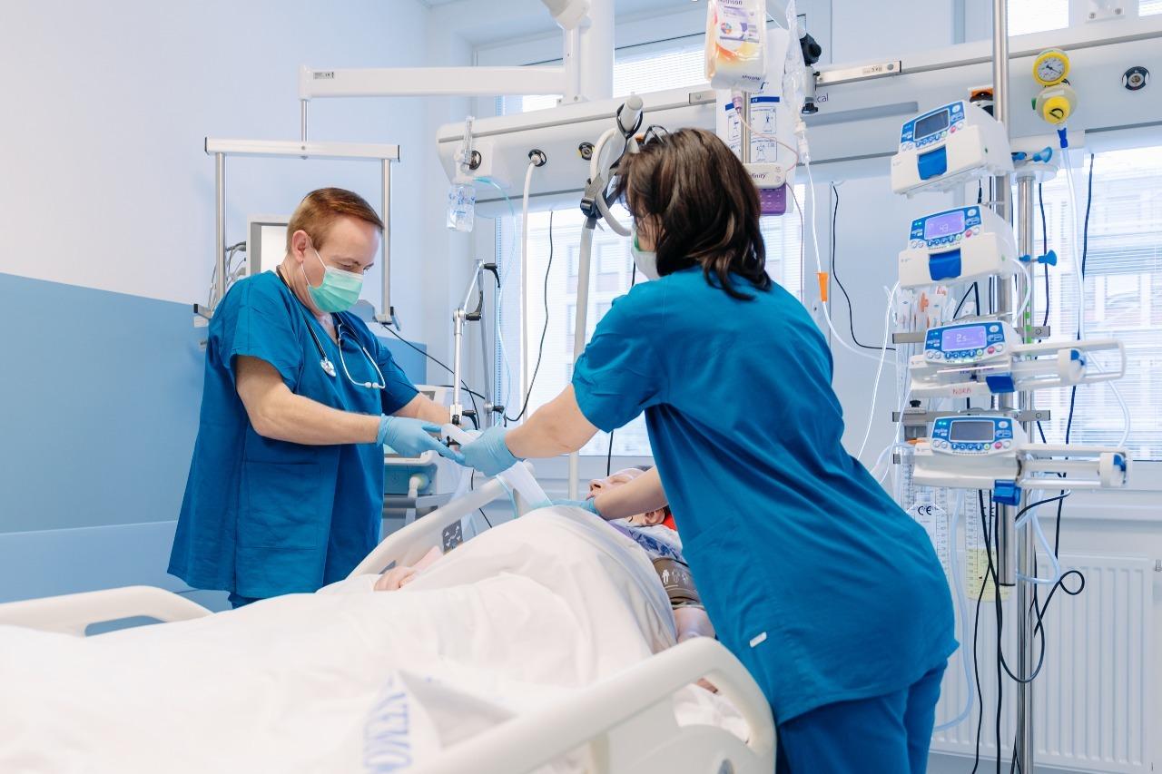 Práce ve zdravotnictví není jen povolání: 7 důvodů, proč dává smysl právě dnes